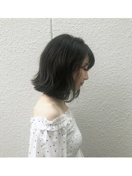 リヴィーダ(LIVIDA) ネイビーグレー×外ハネ　30代40代50代