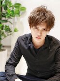 ワイルドアップバングサイドパートショートクラウドマッシュ