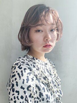 アルバム 銀座(ALBUM GINZA) ガーリーボブ_耳かけウェーブパーマフォギーベージュ_87301a