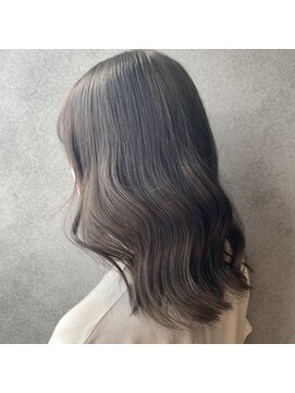 ヘアサロンM 新宿 グレージュカラー