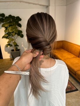 メリー オオサカ(Merly Osaka) 万人受け！ベージュ バレイヤージュ_creamy beige_