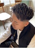 アップバングショート スキンフェード ハイライト 眉カット