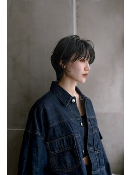 トゥ(TOE) 顔まわりにレイヤーをいれたマッシュショート