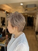 ビィーハ(BeHA)&nbsp;脱白髪染めヌーディーショートヘア