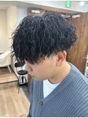 横浜ツイスパ波巻きパーマメンズマッシュウルフ刈り上げなし
