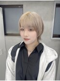 ホワイトベージュ×ショートウルフ