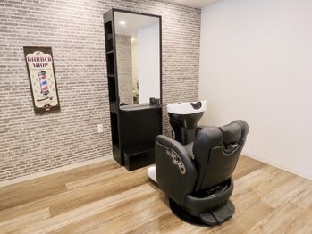 ライズヘア(RISEHAIR)の写真/仕事帰りにも◎ゆったりとした寛ぎの空間で、あなただけのサロンTimeを堪能してみませんか？