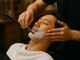エーゼット(MEN'S HAIR AZ)の写真/ひげと眉を整えるだけで印象は変わる。朝の身支度をプロの手で完結！忙しいビジネスマンこそ"任せる"選択を