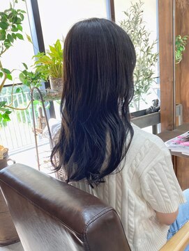 コモレビ(komorebi) 【山本智文】ナチュラルなレイヤーカット