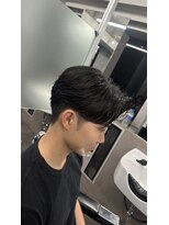 クロムトウキョウ ザ バーバー ネオン 新宿店(CHROM TOKYO the Barber ne/on) フェザーパーマ×毛流れセンターパート