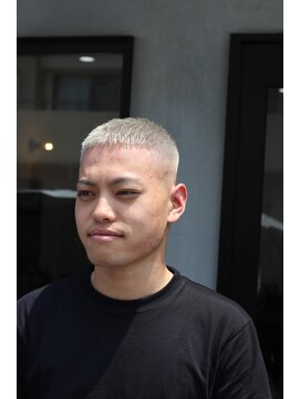 バーバーライラック(BARBER Lilac) スキンフェード