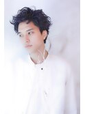 サイドパートショート・ワイルドアップバング・ツーブロック