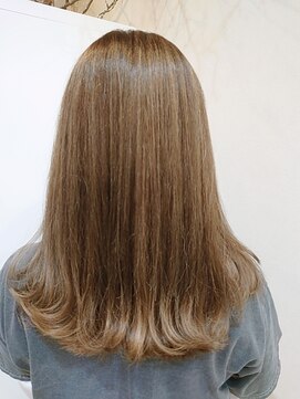 ガレリアエレガンテ 尾張旭店(GALLARIA Elegante) 大人のハイライト×白髪ぼかし×外ハネ