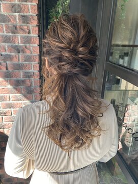 ラウレア 博多店(laulea) ふわふわポニーテール