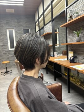 モスト ブリヤン(MOST BURYAN) 白髪ぼかしハイライトカラー×30代艶々ショート