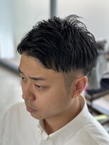 レヴィア(REVIA)&nbsp;メンズツーブロック刈り上げ七三スタイルメンズカット