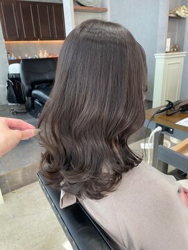 ザ シー 海老名(The C) 20代30代40代・艶カラー似合わせカットミディアム