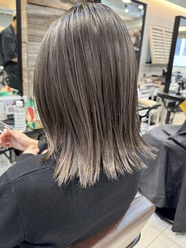 トルネード(TORNADO) レイヤーカット ボブ 外国人風 ロブ 外ハネ ハイライト A0307