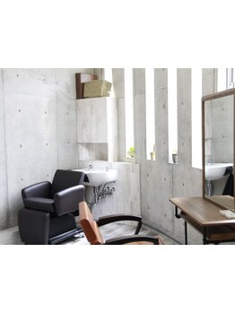 経験豊富なスタイリストがマンツーマンで施術◇周りを気にせずあなただけの贅沢な時間をお過ごしください―