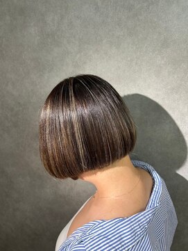 ミディアムヘア/暗めカラー/グランマッシュ/茨木