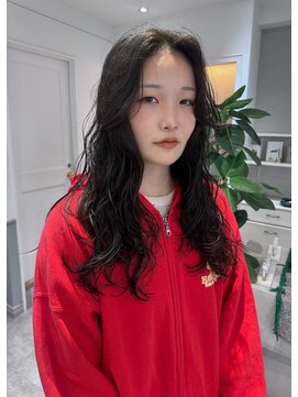 シキ(SIKI) 【ayana】挑戦しやすい緩めのロングパーマ