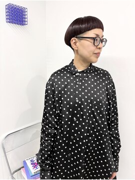 イラカ(elaka) ピンクブラウン×刈り上げマッシュショート