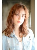 クール＆フェミニンなシースルーワイドバングスタイル