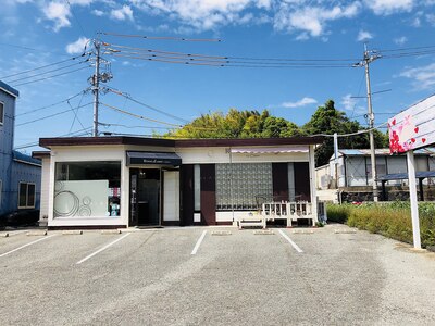 駐車場はお店の前にございます