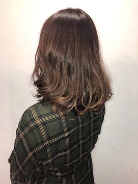 エムスリーディー アルル 赤坂店(M3D alulu) 外国人風エアリーヘアー