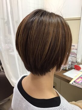 コアフィールフィス(COIFFURE fils) 《見附 今町》大人ショート ナチュラルハイライト