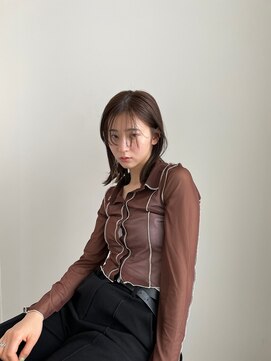 エイチ(H) クラゲヘアミディアムヘアオリーブグレージュミニボブミディアム