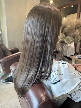 ヨーク(yoke.) 赤みのないオリーブカラー