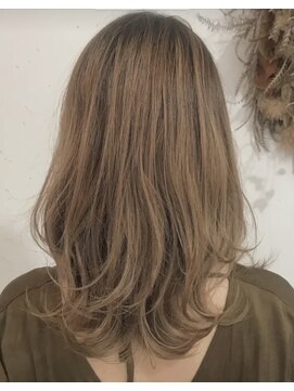 チャーリーズ マーケット(charlie's market) 大人かわいい小顔ロング 20代30代40代/銀座