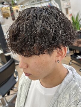 ウェイビーエフティフィフス 横浜西口(WAVEY ft.fifth) 波巻きパーマツイストスパイラルパーマメンズマッシュ刈り上げ