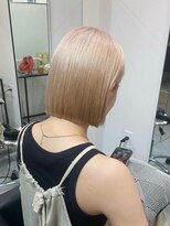 ニトバイアンキシム(nit by ahnkism)&nbsp;ボブミルクティーベージュブリーチダブルカラー堀江