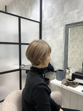 イーズ バイ インス(Yeeee.s by INCE) 白髪ぼかし/白髪改善カラー/ショート/透明感カラー/脱白髪染め