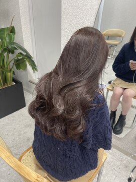 リリー(Lilley) くすみベージュ×姫カットレイヤー×韓国風巻き【ayana】