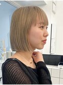 ボブミルクティーベージュブリーチダブルカラー堀江