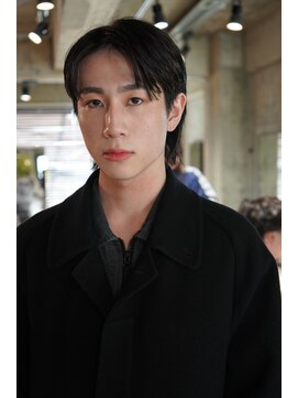 キュー(Cue_) 韓国風ウルフストレートセンターパート【石阪】