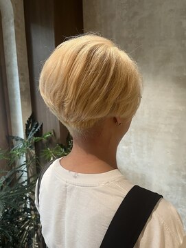 ミリ 府中(Mili) カット×ブリーチ×ブロンド