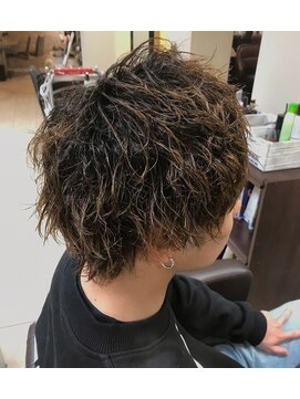 アールモンドヘア新世界 ツイストスパイラルパーマ