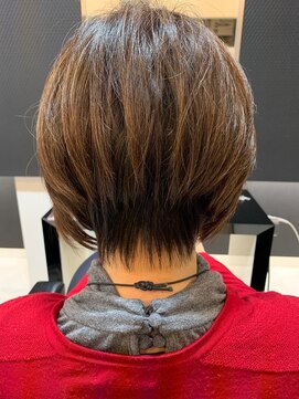 ディーヘアーデザイン(d.HAIR DESIGN) 前下がりなショートスタイル