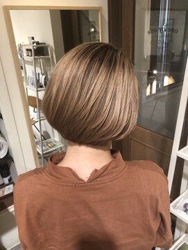 ワンバイワンクラッカ(one by one CLACCA) ハイトーンゴールドベージュ