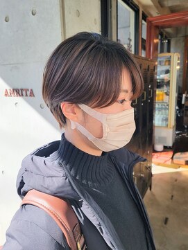 アムリタ 三鷹(AMRITA) 30代・40代大人可愛い小顔耳掛けショートボブ