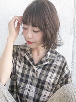 ルティア(Lutia) 柔らかさのあるフォギーベージュ