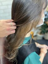 ハサミバイアトリエナガノ 千葉(8sami by atelier nagano)&nbsp;ショートボブ/センターパート/ツヤ髪/グラデーション/イヤリング