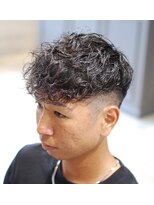 ハングアウト(Hangout)&nbsp;バーバースタイル/フェードカット/スペインカール/スパイラル