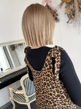 マリアナ(Mariana) ハイライトショートヘアレイヤーカットダブルカラー