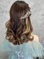 大人かわいいネジリのハーフアップ