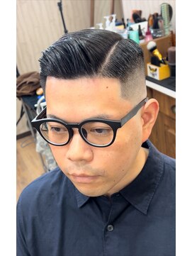シックスバーバーショップ(SIX BARBER SHOP) サイドパート